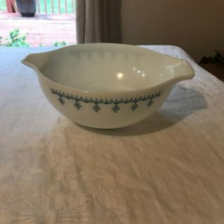 Vintage Pyrex Snowflake Blue Garland Cinderella Mixing Bowl 443 2 - 1/2 Qt