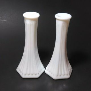 Set Of 2 Bud Vases White Milk Glass E.  O.  Brody Co.  Cleveland,  Ohio 6 "