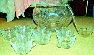 Large Heavy Vintage Indiana Glass 18 Pc.  Punch Bowl Set.