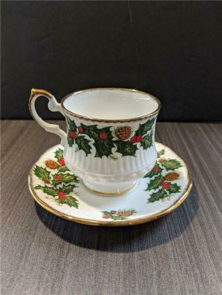 Queens Fine China Tea Cup And Saucer Yuletide