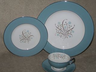 Syracuse China Meadow Breeze 4 Pc Place Settings Up To 18 Available Blue Floral