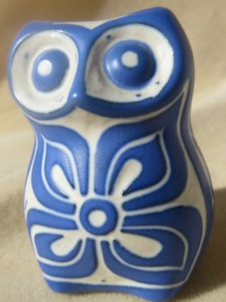 Vintage Pablo Zabal Chile Blue & White Owl Bird Figurine Art Pottery 3.  5 "