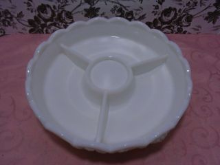 Vintage Westmoreland Milk Glass Divided Grape Pattern Relish Dish Pre - Owned