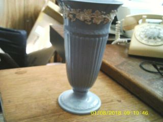 Vintage Wedgwood Etruria & Barlaston Blue & White Vase 81/2 Inches High