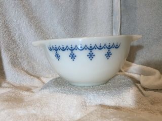 Pyrex 441 Snowflake Blue Garland 1 1/2 Pint Cinderella Mixing Nesting Bowl