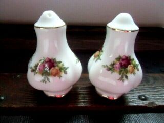 1962 Royal Albert England Made Salt & Pepper Shakers Old Country Roses Vintage
