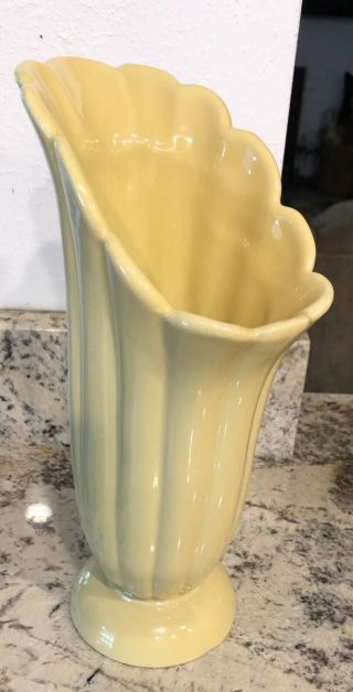 Abingdon Pottery Vase Yellow Fluted Edge Numbered 550 Made In Usa Euc 11 " Tall