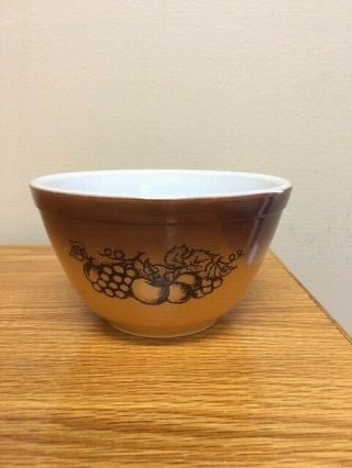 Vtg Pyrex 401 Old Orchard Brown Ombre Fruit 1 - 1/2 Pint Nesting Mixing Bowl