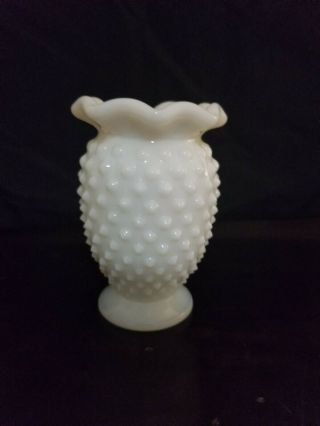 Vintage Fenton Small White Hobnail Milk Glass Vase Ruffled 4.  5 "