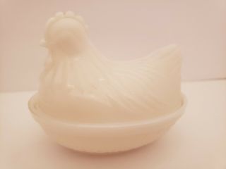 Hen - On - Nest White Milk Glass Chicken Cover Dish 5 "