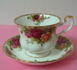 Old Country Roses Royal Albert Footed Tea Cup & Saucer (s) Bone China Englan Vgc