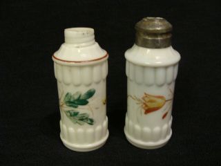 Eapg Opaque White Double Rib Shakers