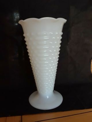 Vintage Anchor Hocking Hobnail Milk Glass Flower Vase 2