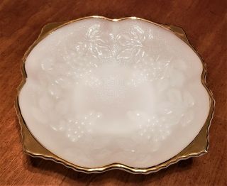 Vintage Anchor Hocking White Milk Glass Grapes Dish/bowl With Gold Rim