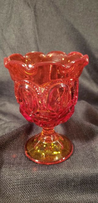 L.  E.  Smith Red Amberina Moon And Stars Footed Scallop Rim Vase 5 1/2 "