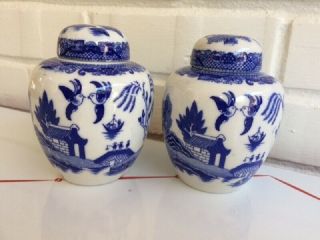 Two Vintage Blue Willow Ginger Or Tea Jars Japanese Unmarked 5 " Inches Tall