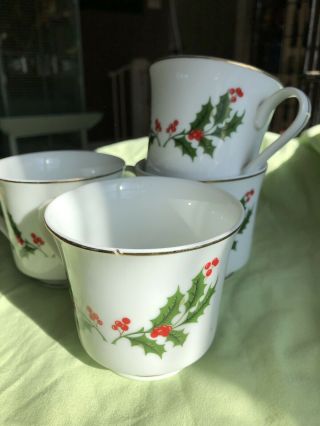 Fine China Japan Christmas Holly Set Of 4 Tea Cups Porcelain