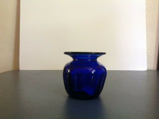 Vintage Blenko Hand Blown Cobalt Blue Spittoon Vase W/label About 4.  5 " Tall