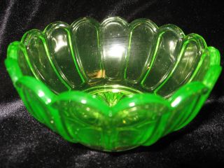 Green Vaseline Glass Fluted Candy Jam Soap Dish Master Salt Bowl Uranium Yellow