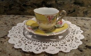 Small Vintage Un - Marked China Demitasse/tea Cup & Saucer Made In Occupied Japan