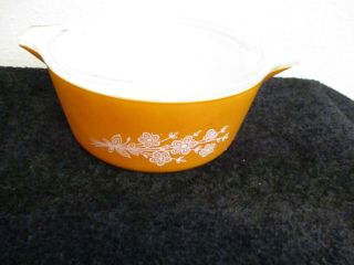 Vintage Pyrex 475 - B Buttefly Gold Round Casserole Dish 2.  5 L With Matching Glass