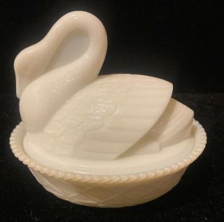 Westmoreland Milk Glass Swan On Nest Candy Trinket Dish 506b