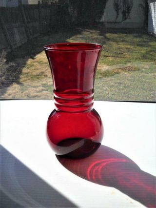 Anchor Hocking Royal Ruby Red Vase Standing 6 - 1/2 " Tall X 3 - 1/4 " Wide