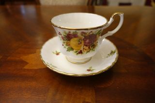 Royal Albert Old Country Roses Holiday Tea cup and Saucer 2