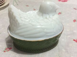 Avon White Milk Glass Hen On Nest Covered Dish 1973