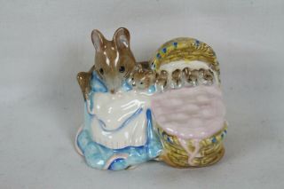 Vintage Beswick Beatrix Potter Hunca Munca Mice In Bed Figurine Collectable