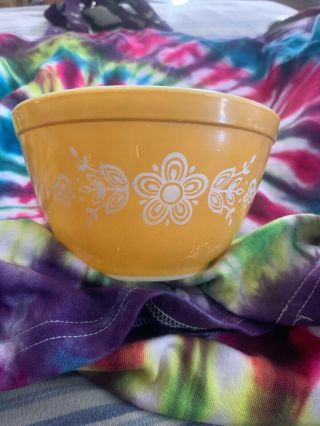 Vintage Pyrex Mixing Bowl - Butterfly Gold 401 1 - 1/2 Pint