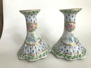 Set Of 2 Vtg Paris Royal Peint A La Main Candle Holders 4.  75 " Floral Porcelain
