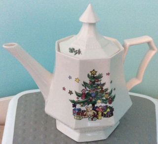 Nikko Christmas Tree Teapot Japan