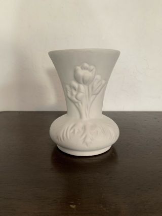 Van Briggle Pottery Matte White Triple Tulip Vase 5.  25 " Signed “e.  O.  ” 1940’s