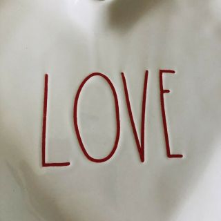 RAE DUNN 2019 LL Valentine ' s Heart Plate - LOVE 2