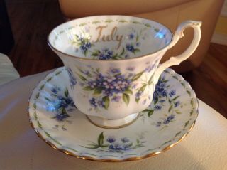 July Vintage Royal Albert Fine Bone China Tea Cup/saucer " Forget Me Not "