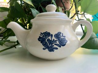 Pfaltzgraff Yorktowne 2 Cup Tea Pot,  Blue Flower,  5 " Tall With Lid,  Mini Tea Pot