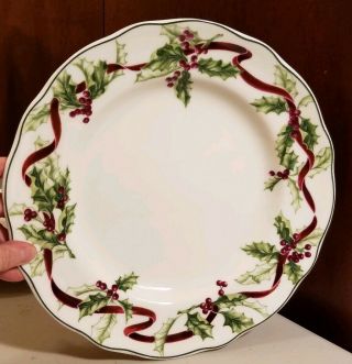 Charter Club Winter Garland 11 " Dinner Plate 1998 Holly Berries Red Ribbon