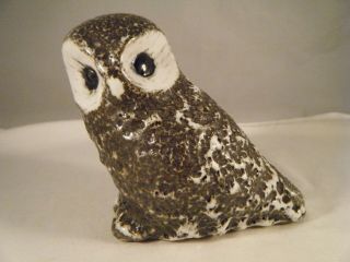 Pigeon Forge Tennessee Pottery Owl Figurine 4.  5 "