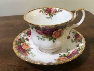 Royal Albert Tea Cup And Saucer 1962 Old Country Roses Pattern Made In England