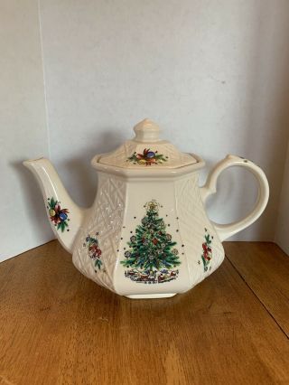 Vintage James Sadler Christmas Eve Holiday Tree Teapot Made In England Salem Euc