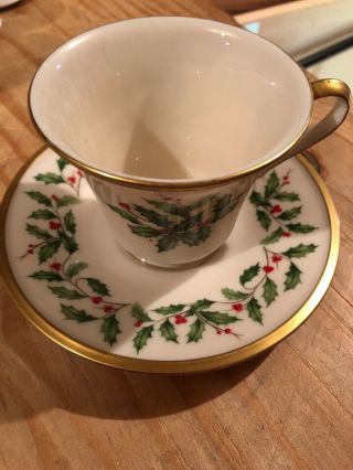 Lenox Holiday China Tea Cup And Saucer Set Christmas Holly Berry,