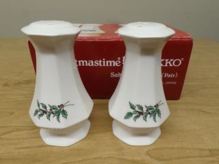 Nikko Christmastime Salt And Pepper Shaker Holly And Berries Pattern