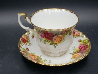 Royal Albert Old Country Roses Footed Tea Cup & Saucer Set England