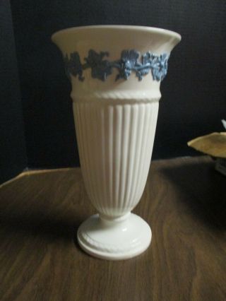 Wedgwood Etruria Barlaston Queensware 11 " White W/blue Trim Vase
