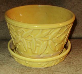 Vintage Mccoy Pottery Planter With Saucer Yellow Hobnail Leafd Berry Design