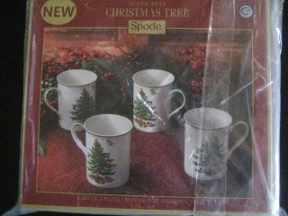 In Gift Box Set Of 4 Spode Christmas Tree Mugs 12 Ounces Msrp $60.  00