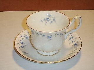 Royal Albert England Blue Memory Lane Bone China Tea Cup & Saucer