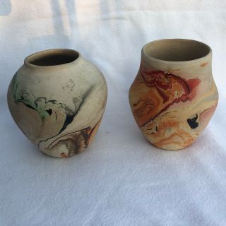 2 Vintage Nemadji Swirl Pottery 4 1/2” Vases