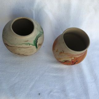 2 Vintage Nemadji Swirl Pottery 4 1/2” Vases 3
